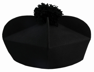 Biret kapłański (BIR19X)
